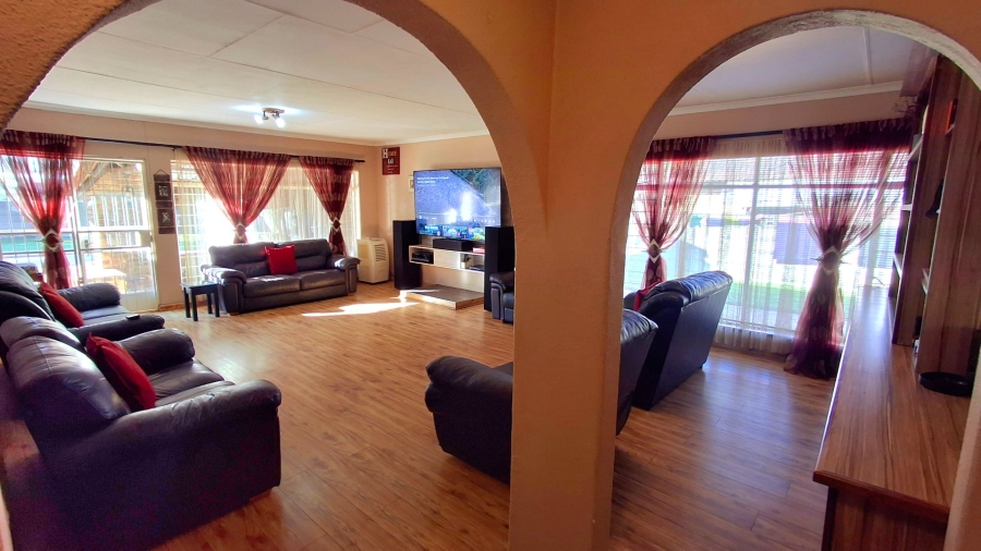 4 Bedroom Property for Sale in Vaalpark Free State